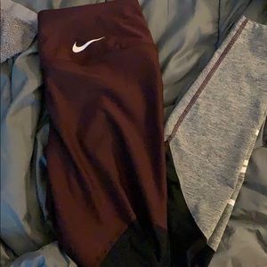Small women’s Nike leggings